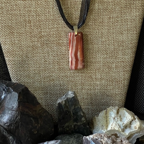 Carnelian Agate Pendant 1 1/2x3/4”. Natural Stone. Makes for a beautiful gift. - Picture 7 of 10
